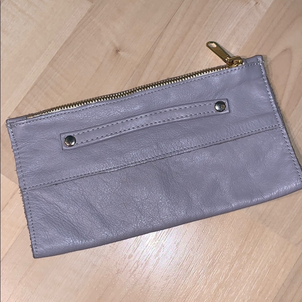 AMERICAN APPAREL 100 % Genuine leather hand clutch
